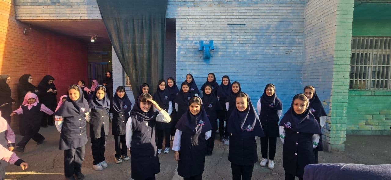 روز پرستار، اجرای نمایش، اجرای سرود