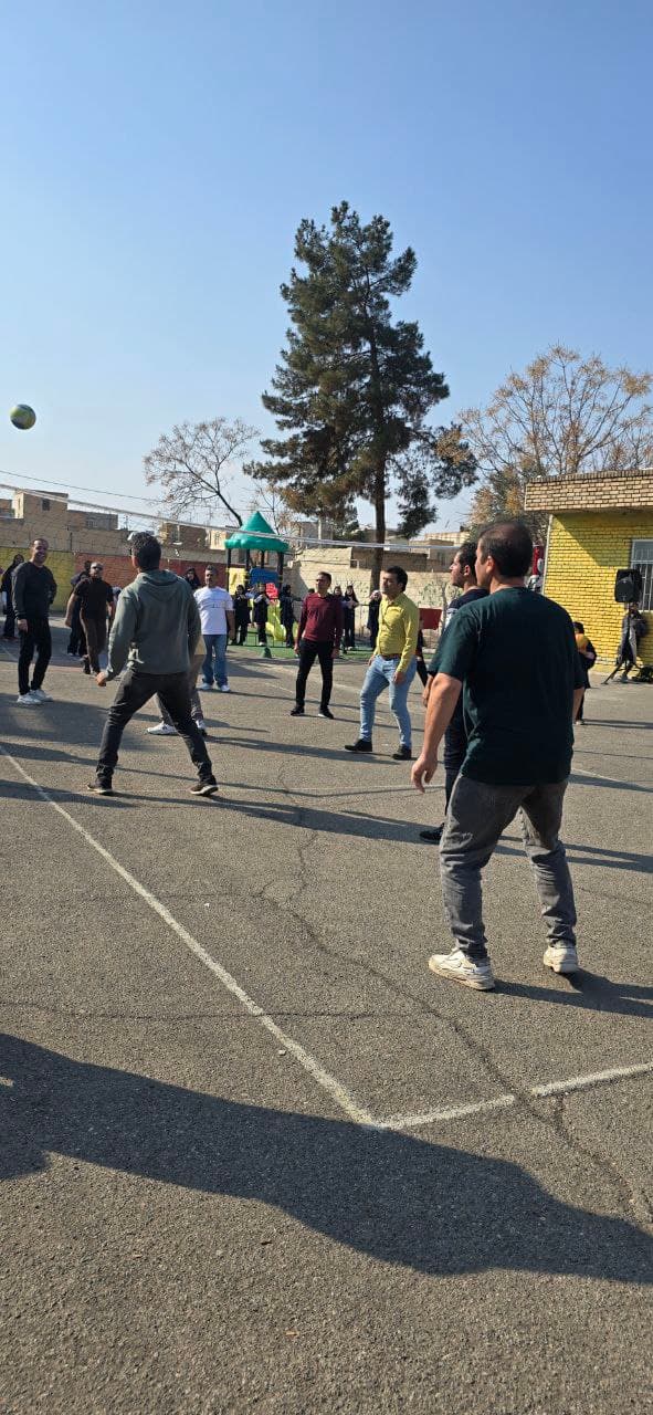 روز پدر و مسابقه والیبال پدرها